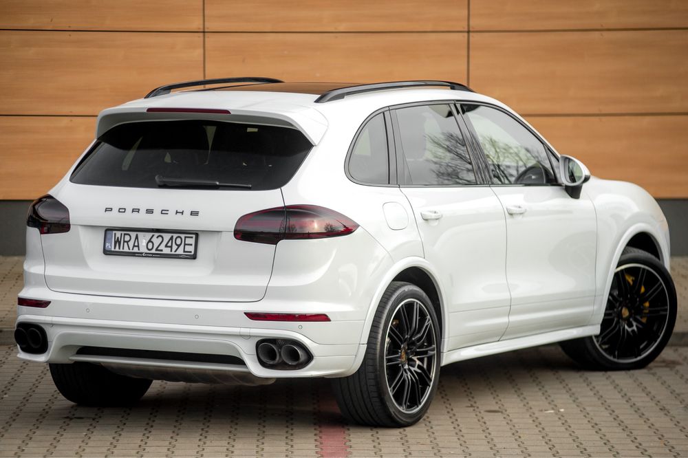 Porsche Cayenne S 4.2 V8 Diesel 2015 rok FV 23%