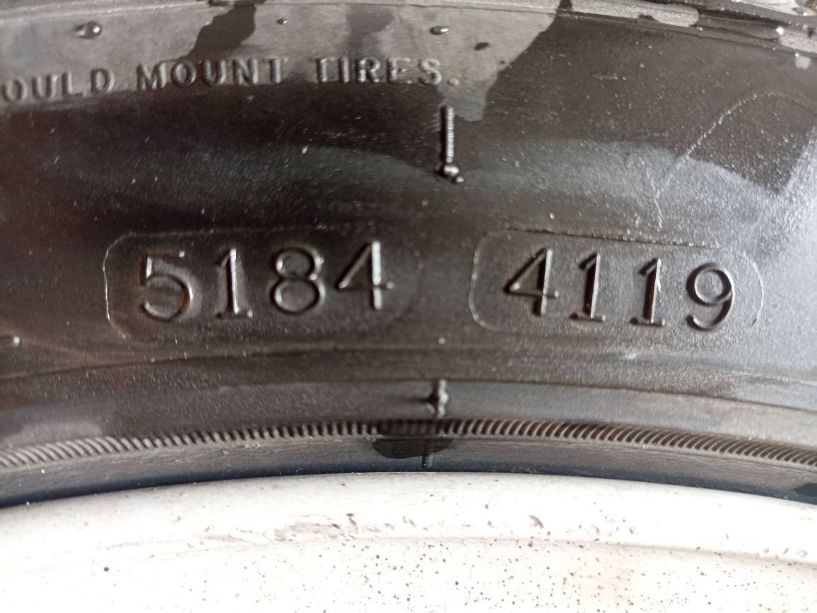 Koła 205/45/17 na oryginalnych felgach aluminiowych 17 cali ford