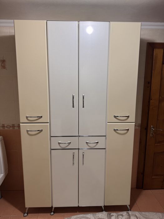 Шафа для ванної кімнати