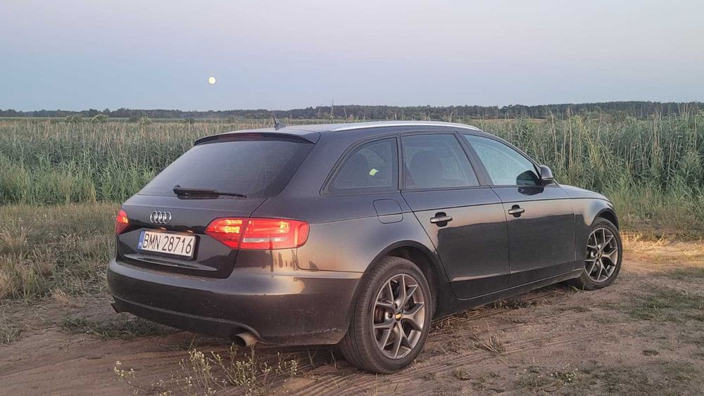 Audi a4 b8 do naprawy lub na części.