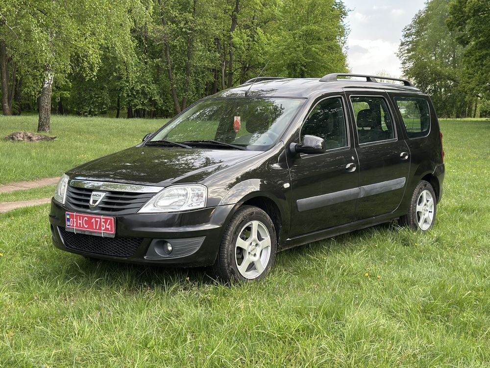 Продам автомобиль Dacia Logan MCV 2009