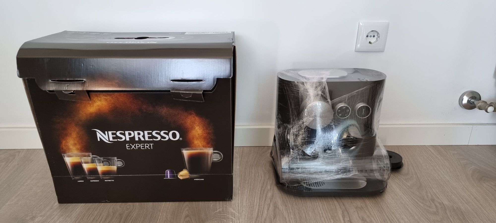 Máquina de café Nespresso Expert