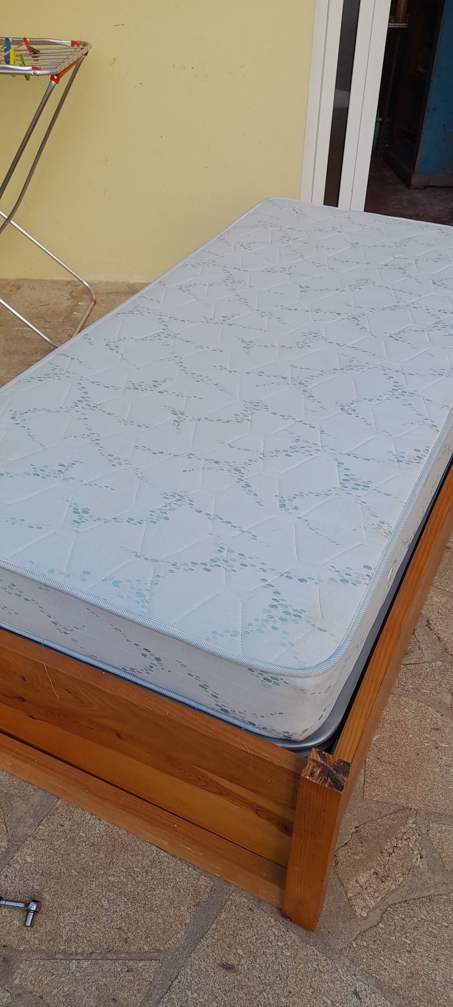 Cama solteiro + colchão