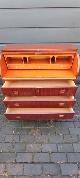 Sekretarzyk z roletą • vintage / mid-century • mahoń • 96×90×45 • ładn