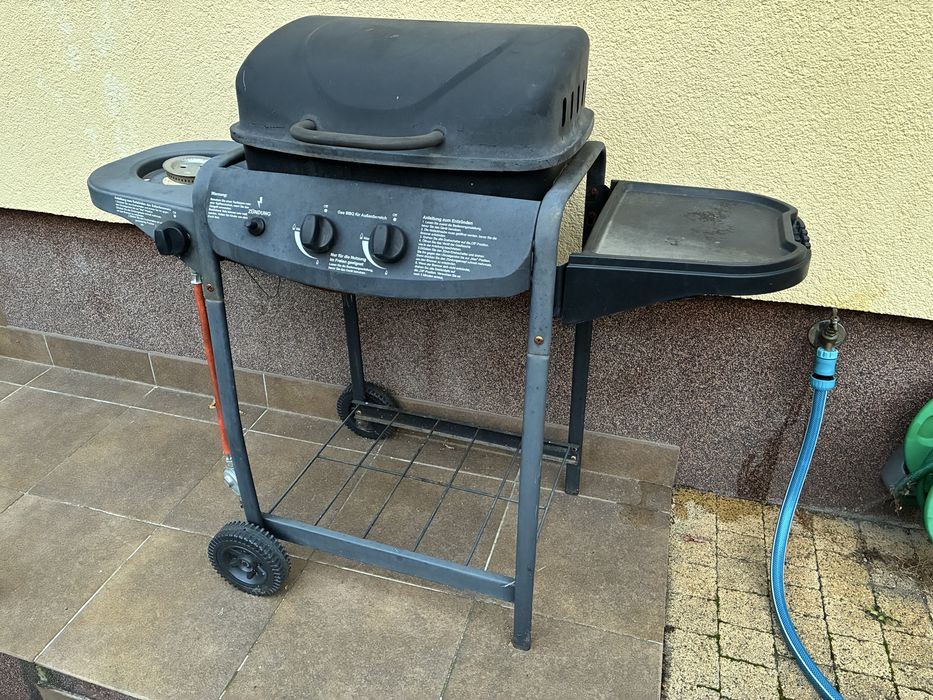 Grill gazowy dwupalnikowy