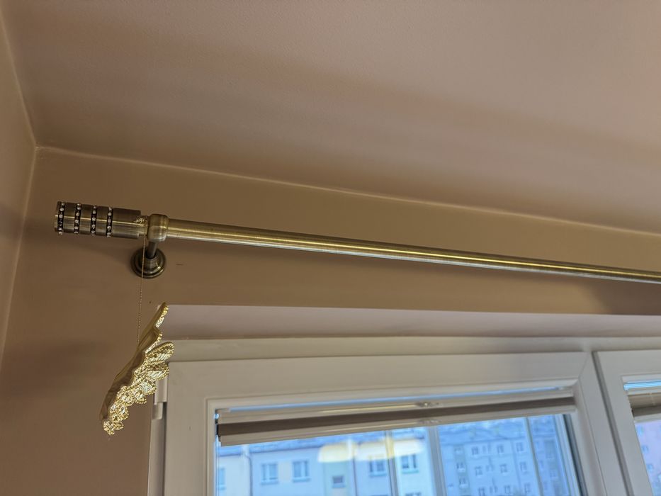 Karnisz z przelotkami dlugi 310 cm