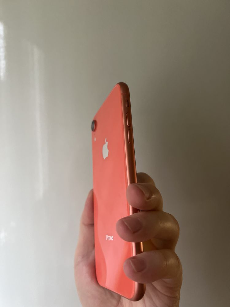Телефон Apple iPhone XR coral 128 GB корал