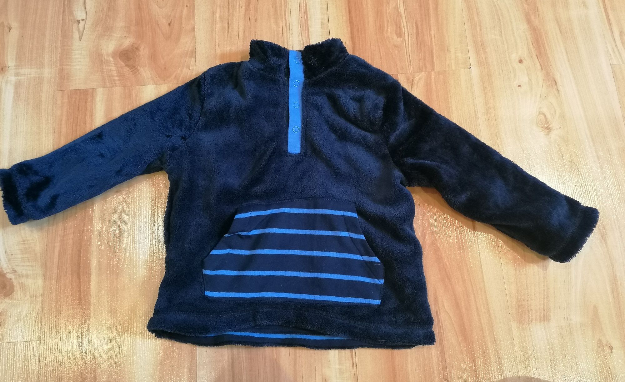 Bluza granatowa 2 stronna roz 86 /92 
* 1 strona granatowy  polar z ki