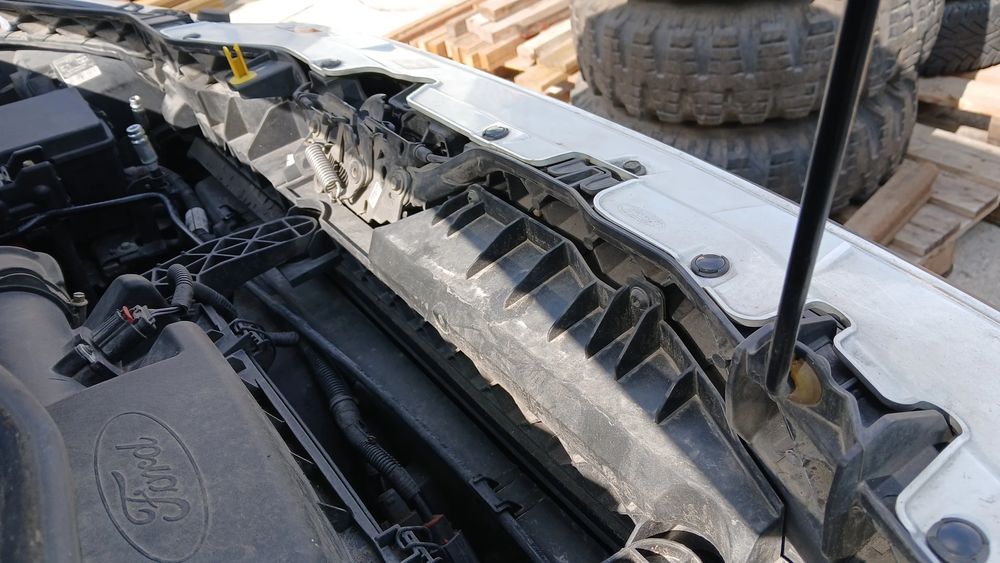 Frente em fibra ou chapa FORD Transit