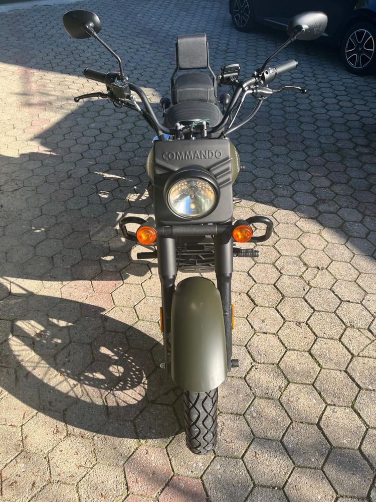 UM Renegade Comando 125cc