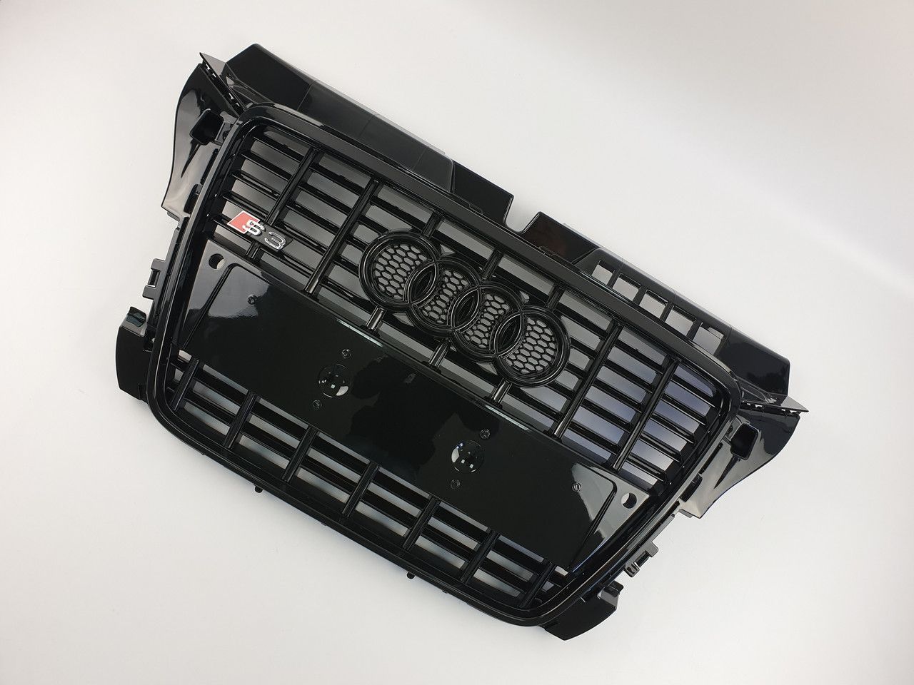Решетка радиатора Audi A3 2008-2012 Черная (в стиле Sline)