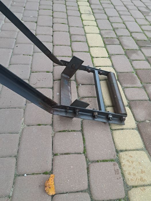 Ręczny przyżąd do wycinania darni. Wycinarka 25 cm