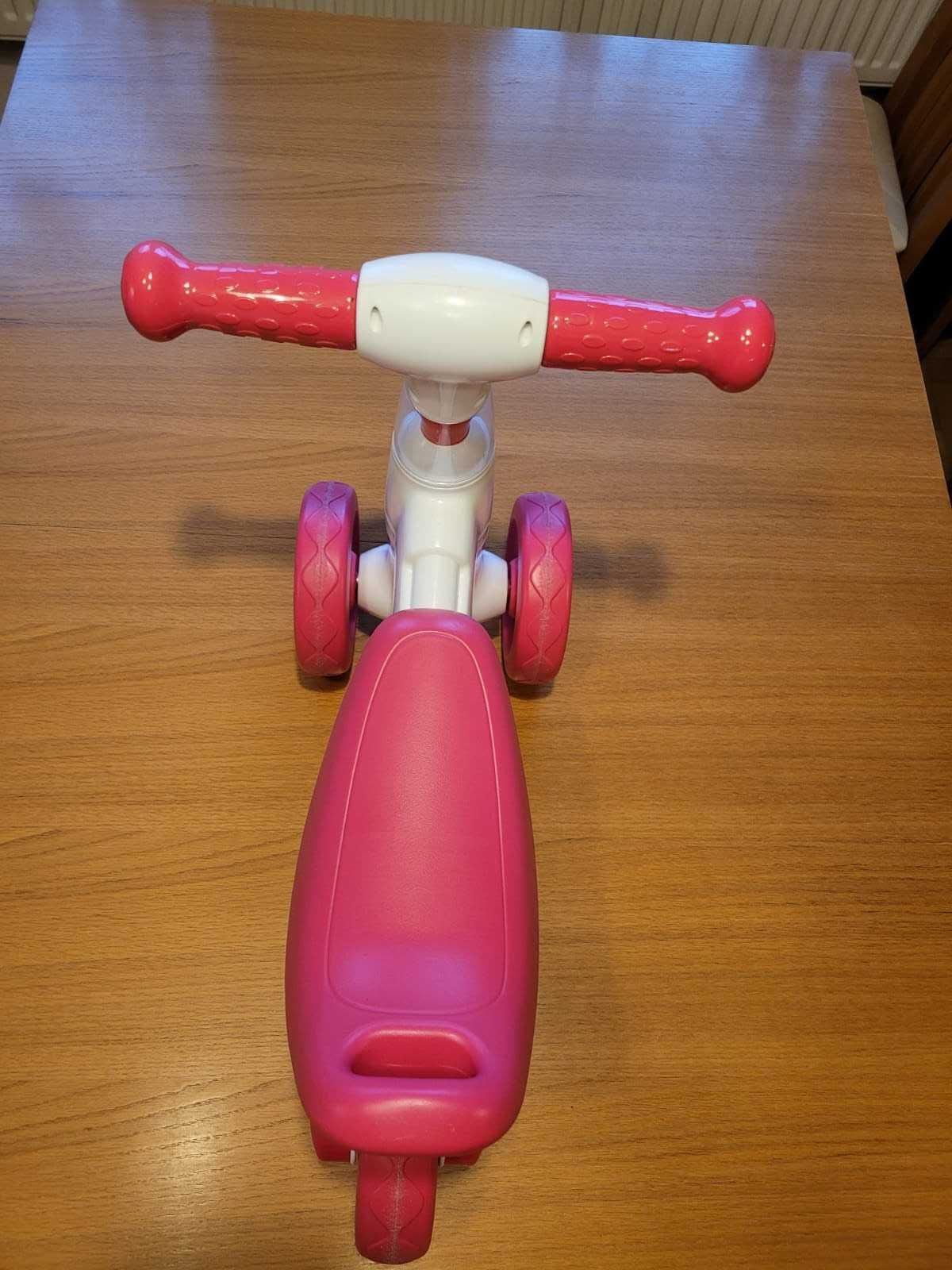 Różowy trójkołowy rowerek biegowy Little Tikes
