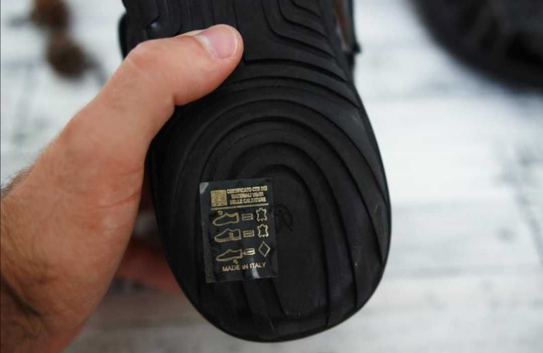 Спортивні чоловічі туфлі відомого бренду Carlo Pazolini