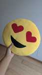 Peluche Emoji Cara com Corações