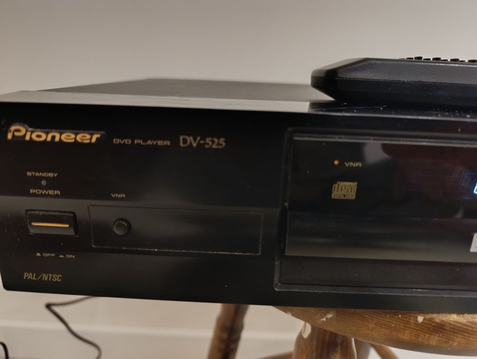 Odtwarzacz CD/DVD Pioneer.