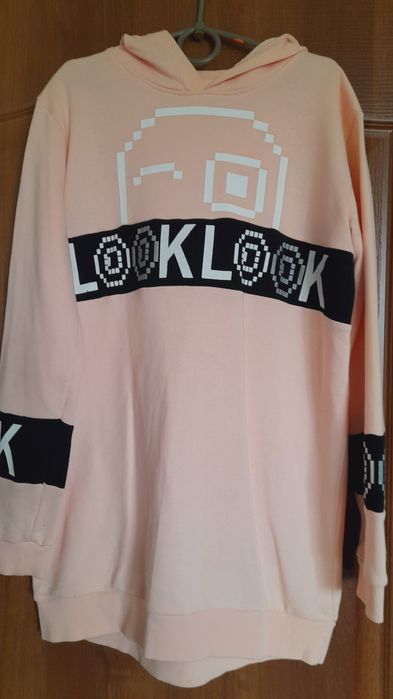 Свитшот на девочку.Б/у в отличном состоянии.