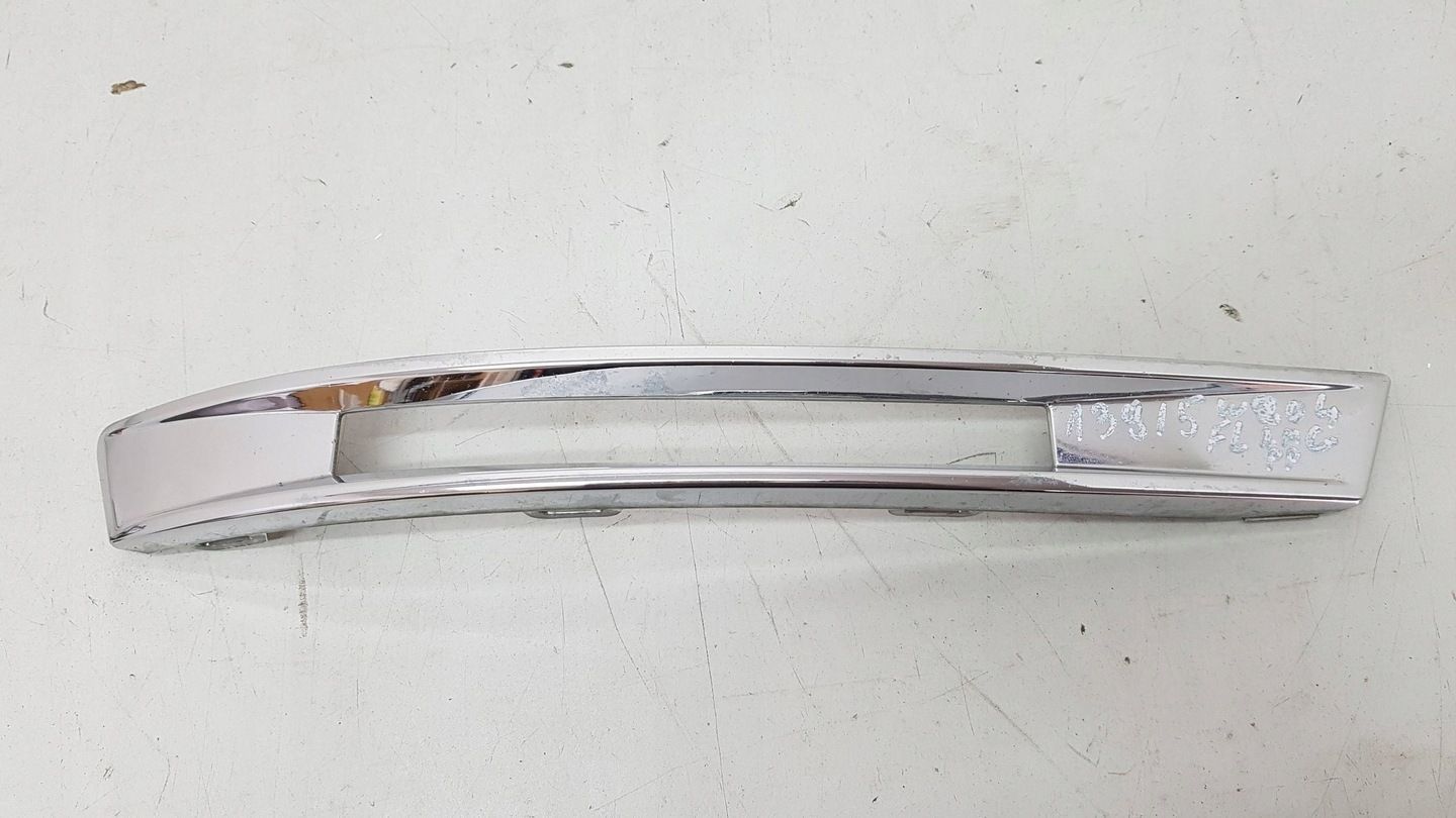 Mercedes C-klasa AMG W204 lift listwa na led chrom zderzak lewy przód