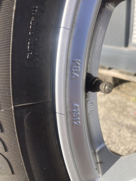 5x108 Ford Kuga S Max Galaxy 235/55/17 KBA47512 ET45 7,5J x17 Komplet