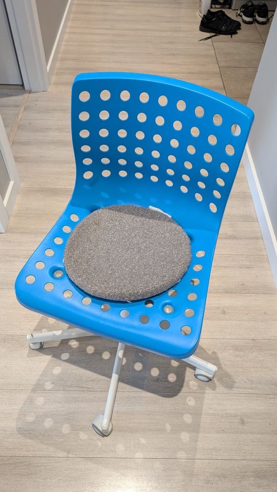 Krzesło obrotowe do biurka IKEA Skalberg, niebieskie