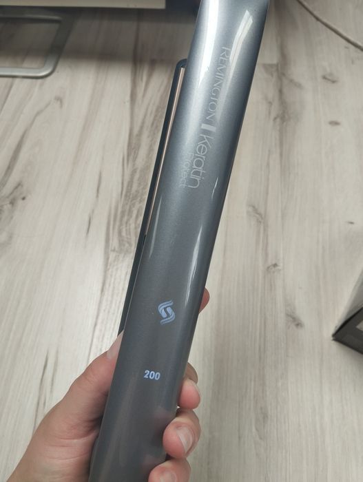 Профессиональная плойка утюжок для выпрямления волос Remington keratin