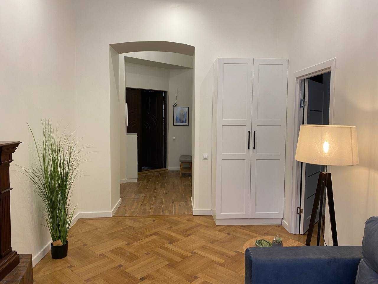 Оренда 2-кімнатної квартири в центрі міста вул. Пекарська $650