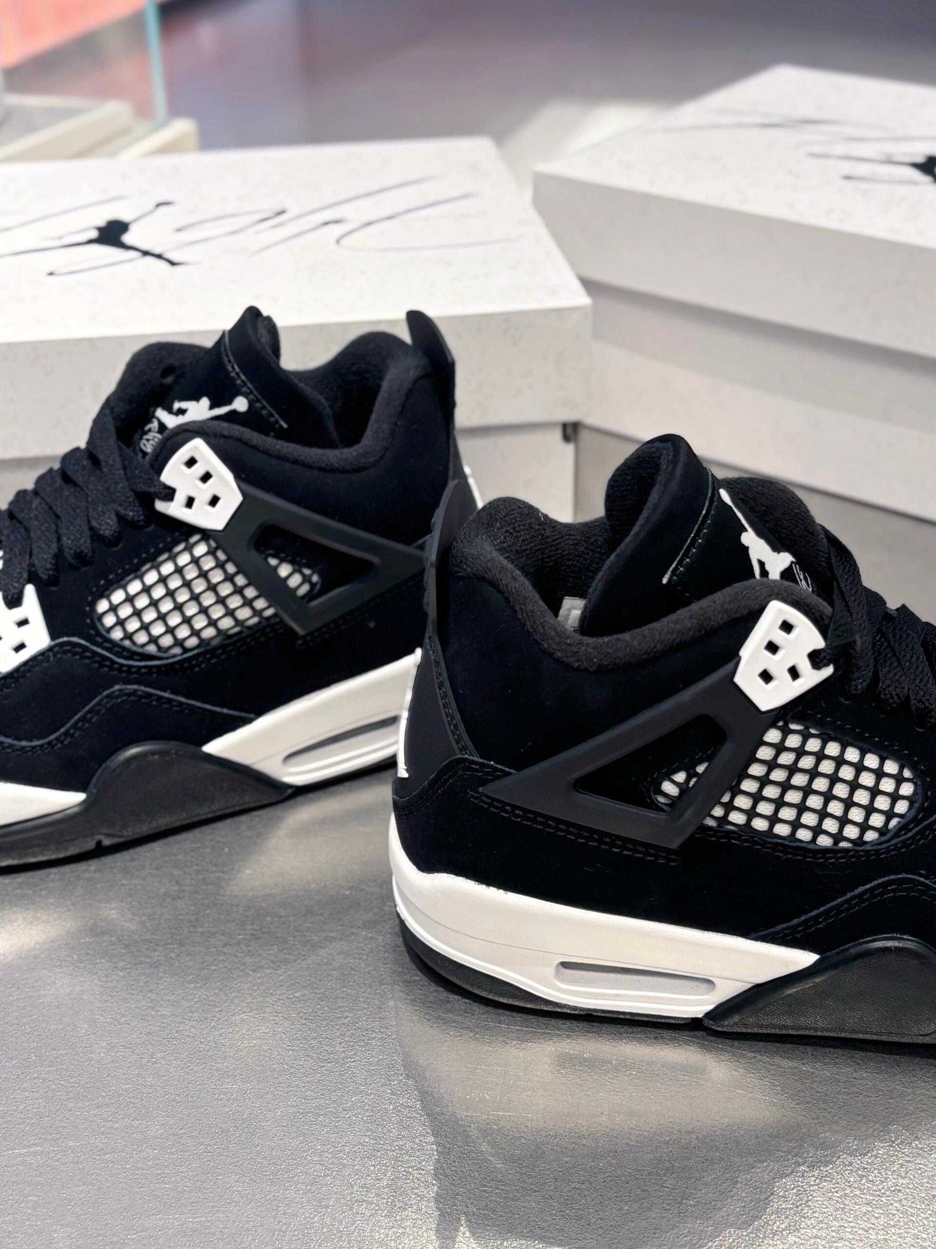 Czarny\RetroWhite*Jordan4NikeJordanTravis UnisexTrampki.39