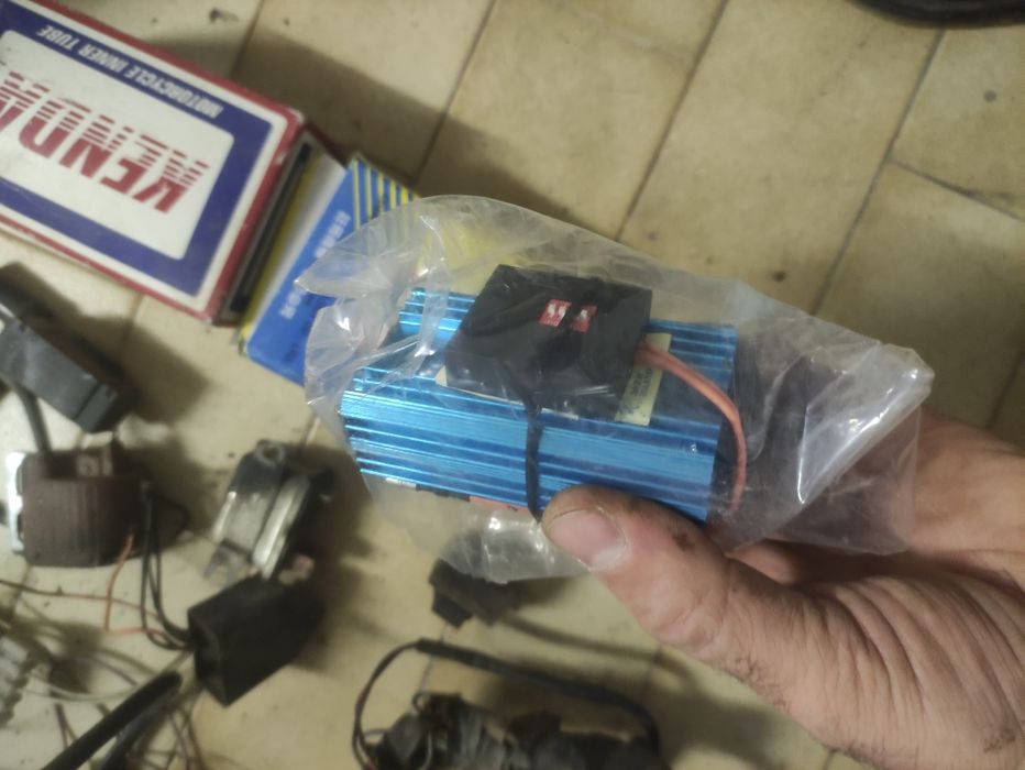 Yamaha DT 50 as peças, com dois motores, sem docs.