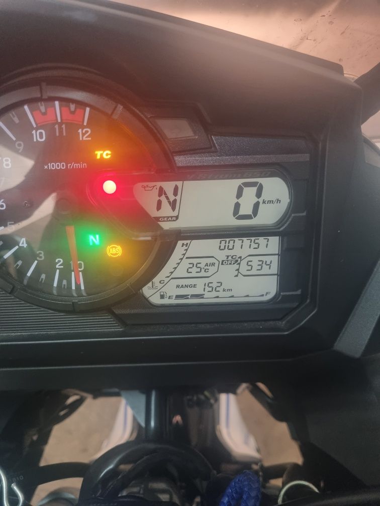 Suzuki v strom 650
