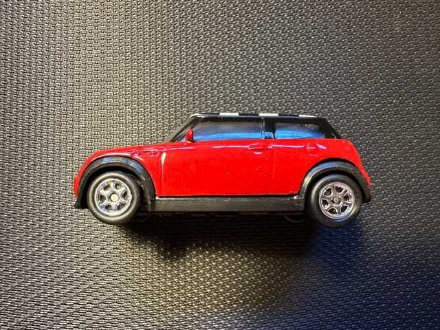 Miniatura Mini Cooper - Welly, escala 1/60