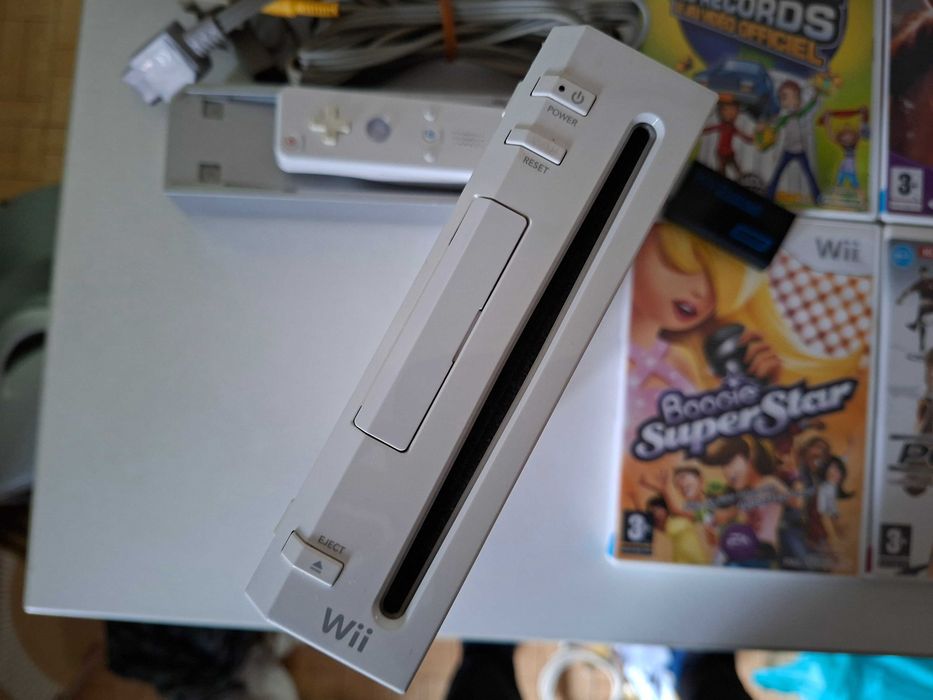 Nintendo Wii Branca 1º Modelo + 1 Comando + 6 jogos *100% Funcional*