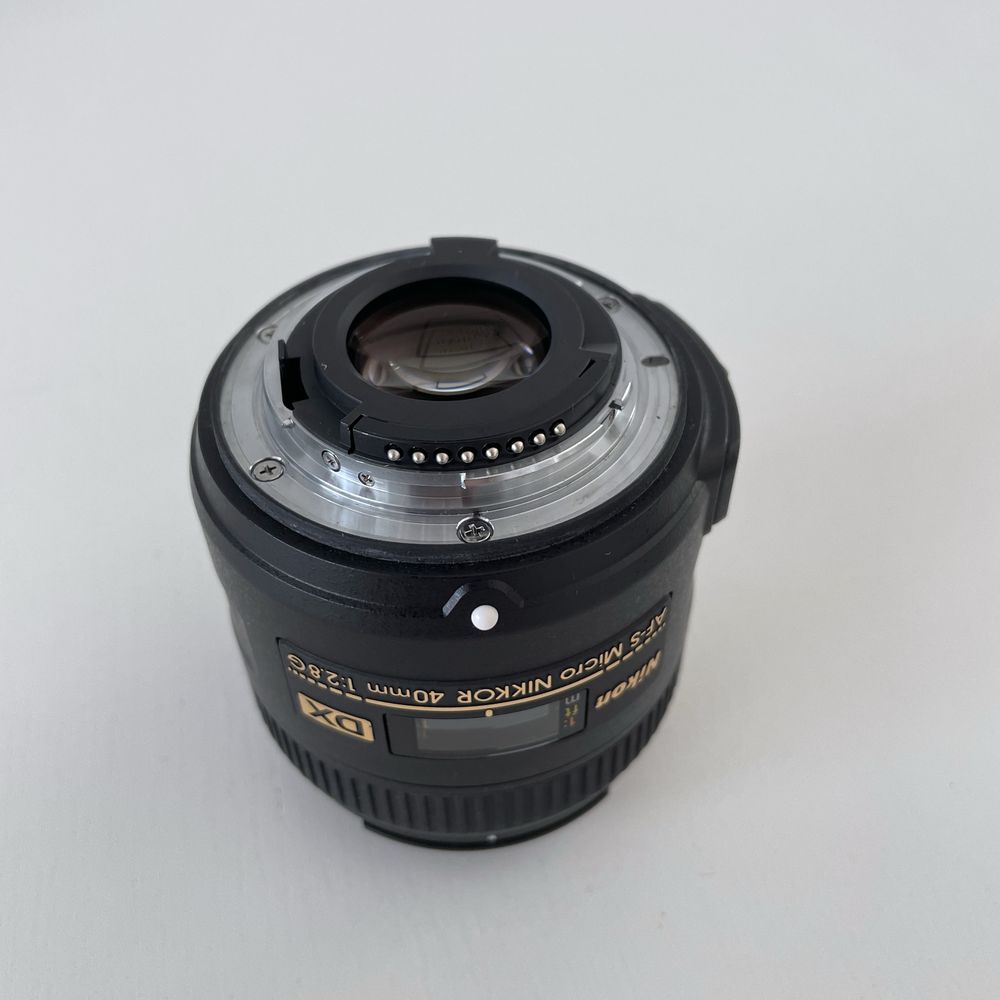 Nikon AF-S DX Micro 40mm F/2.8G - Como Nova