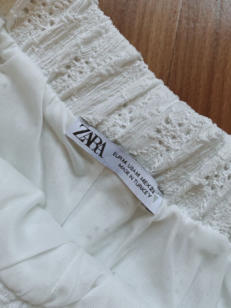 Білі шорти ZARA з мереживом розмір XS/S/M