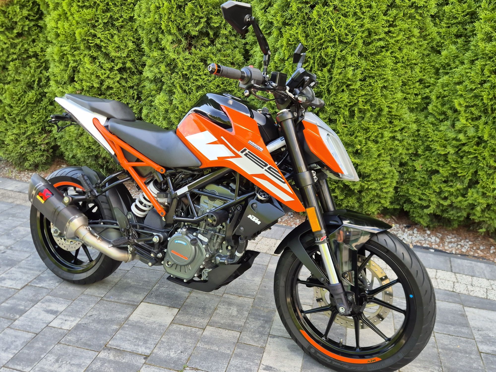 Ktm Duke 125 ORI AKRAPOVIC ABS Idealny kat B a1