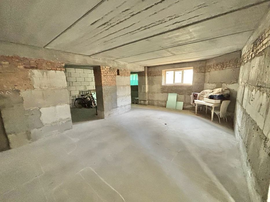 Продаж приміщення в Парковій Оселі