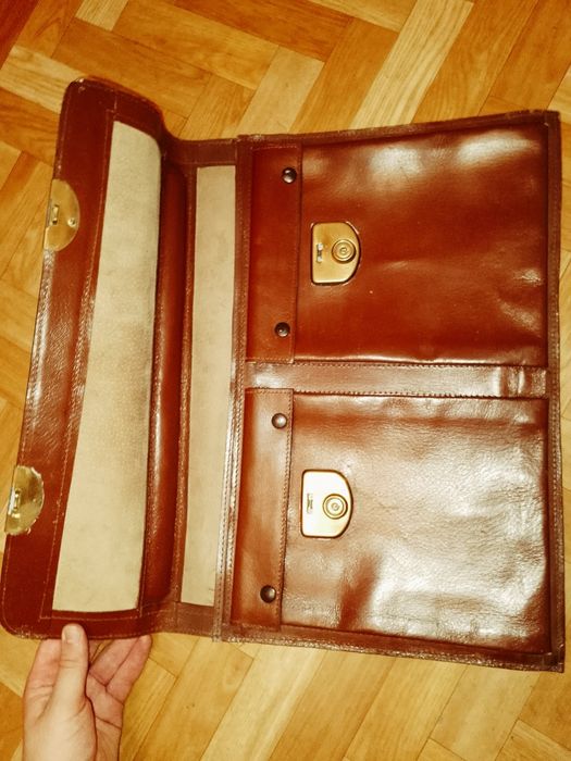 Aktówka, neseser, briftasza PRL