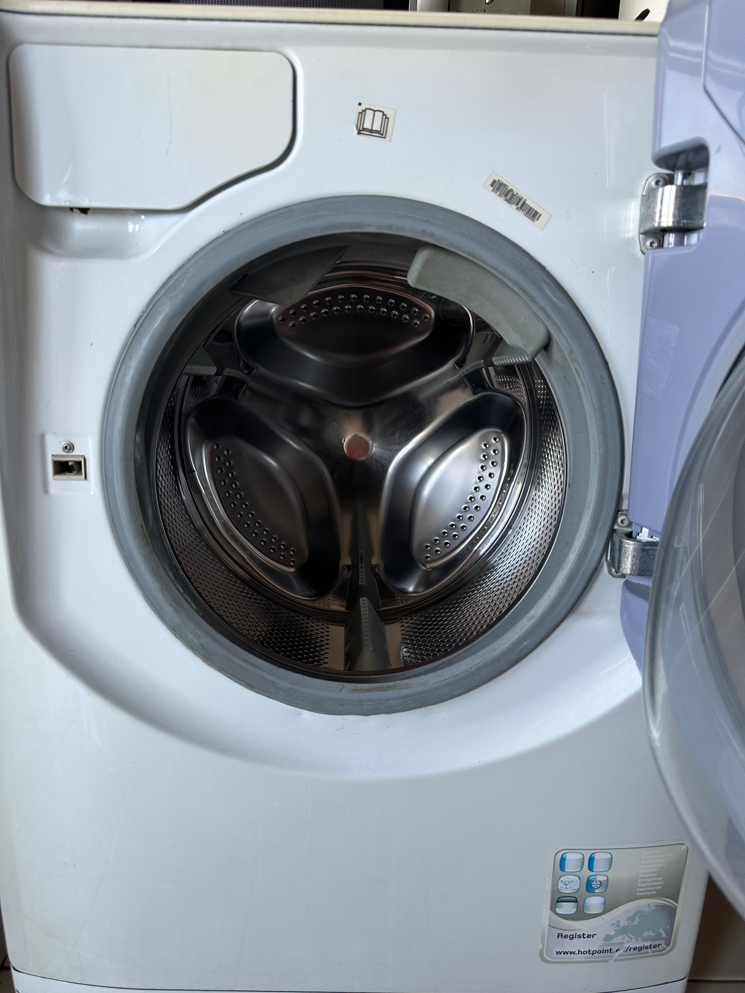 Máquina de Lavar e Secar roupa Hotpoint Ariston 1400rpm