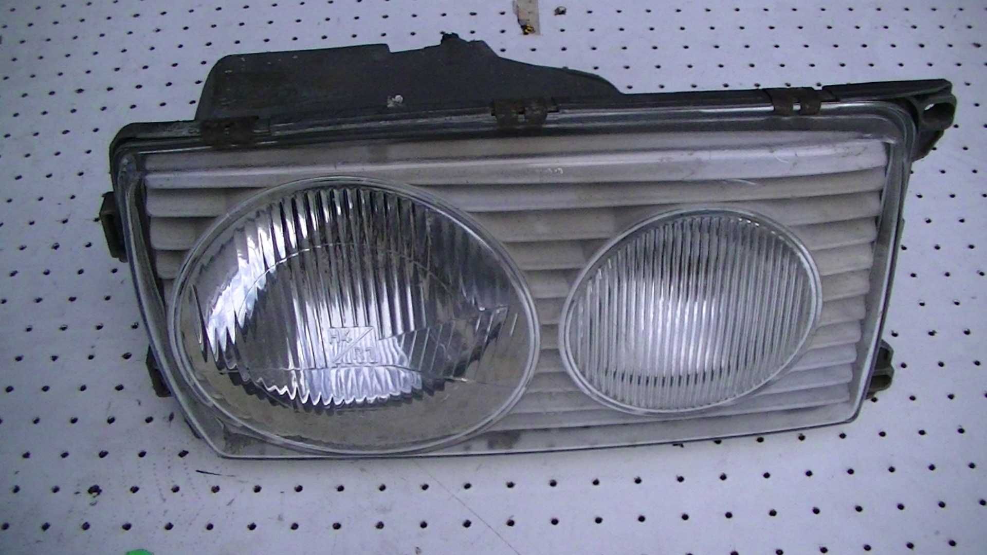 Reflektor lampa przód przednia prawa Mercedes W123
