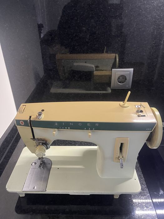 Maquina de costura Singer