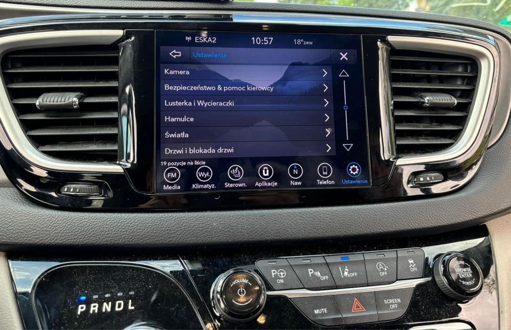 Radio Panasonic Chrysler Pacifica po konwersji mapy polski lektor