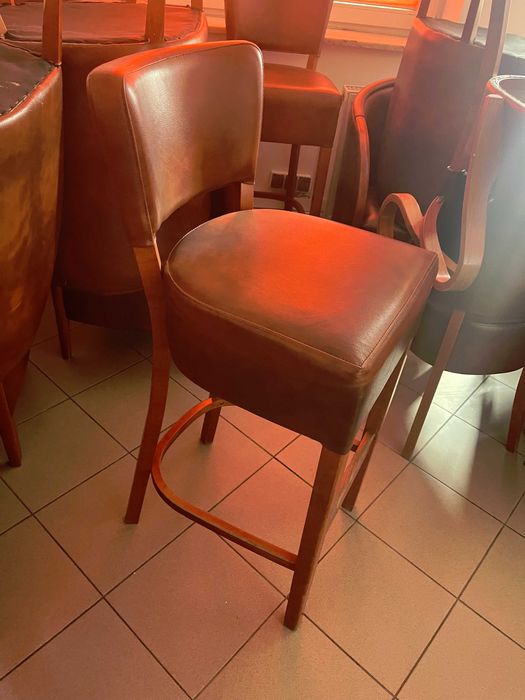 Sprzedam krzesła , fotele , stoły , sofy