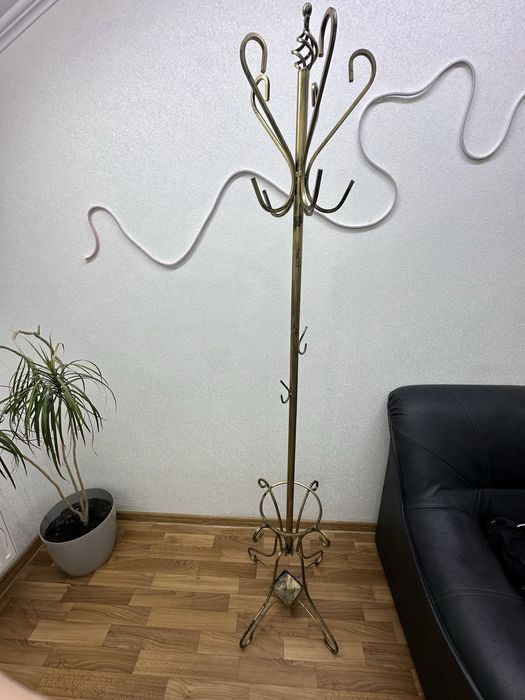 Вішалка для одягу