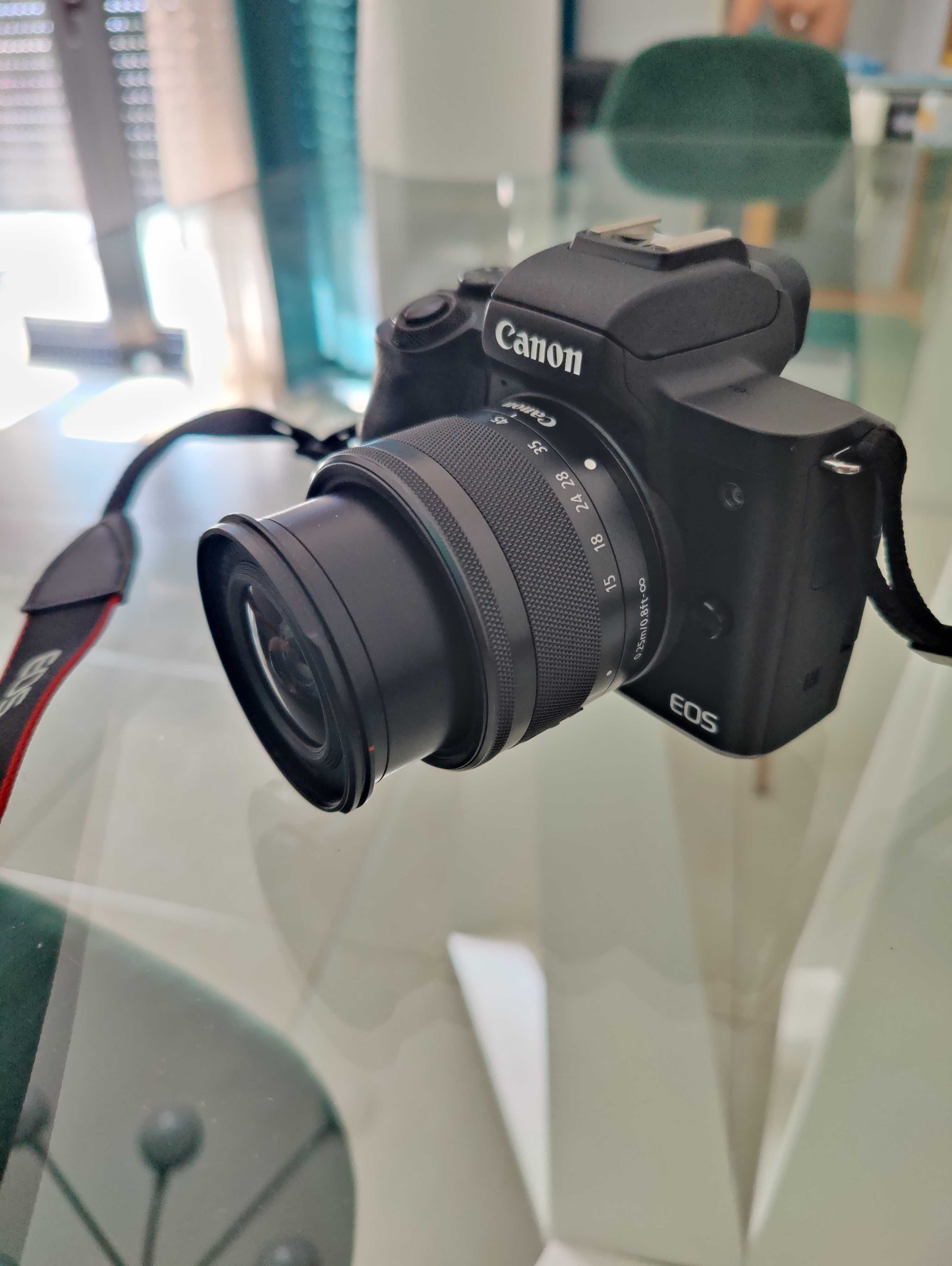 Canon EOS M50 c/ lente 15-45mm 3 baterias cartao 16Gb poucos disparos