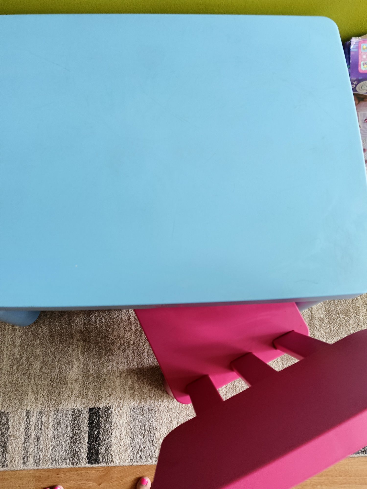 Stolik Ikea mamut krzesełko krzesła niebieski różowy