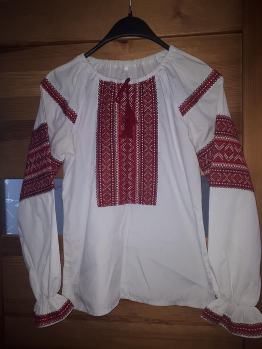 Продам вышиванки на девочку