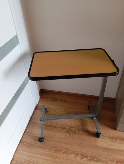 Stolik do łóżka rehabilitacyjnego