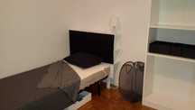 Quarto Individual c/ WC Partilhado – Single Room with shared bathroom