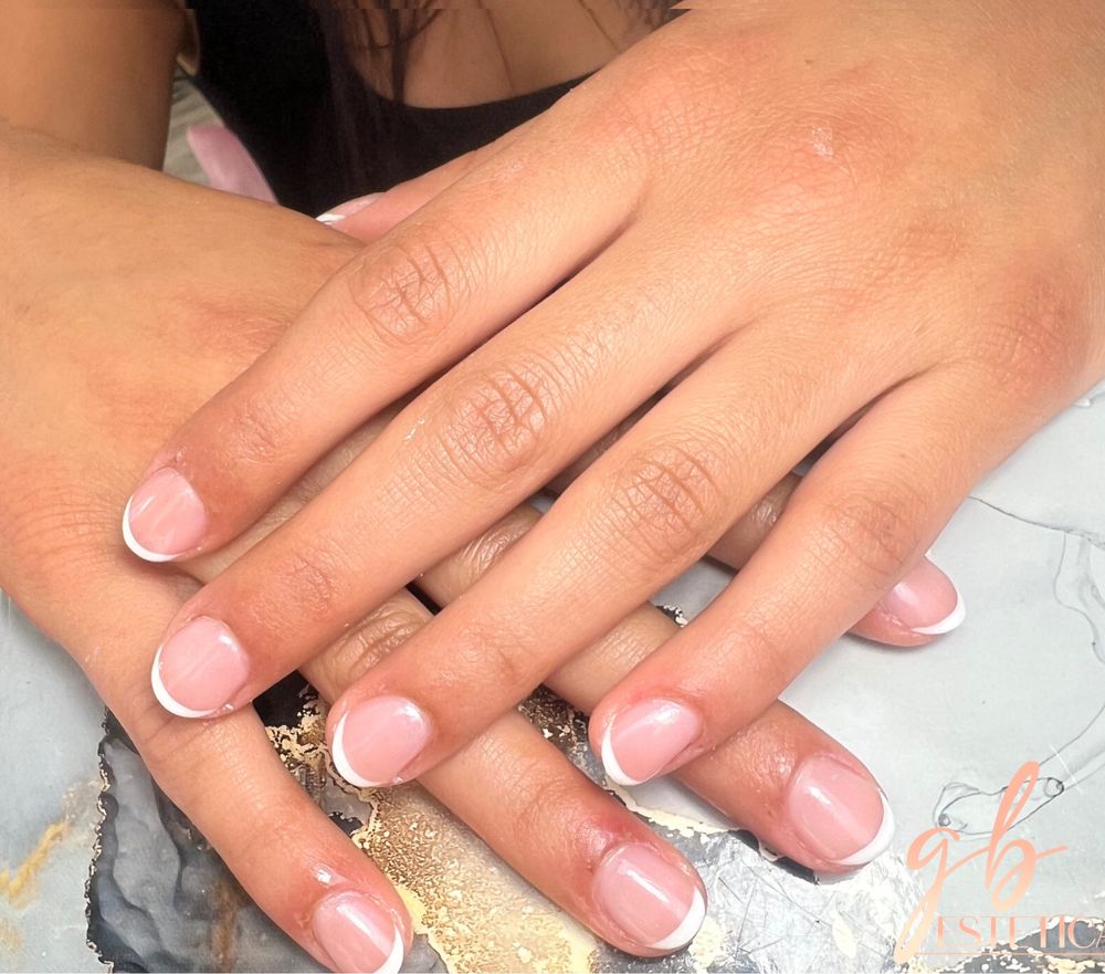 Unhas de gel, verniz de gel, pedicure.