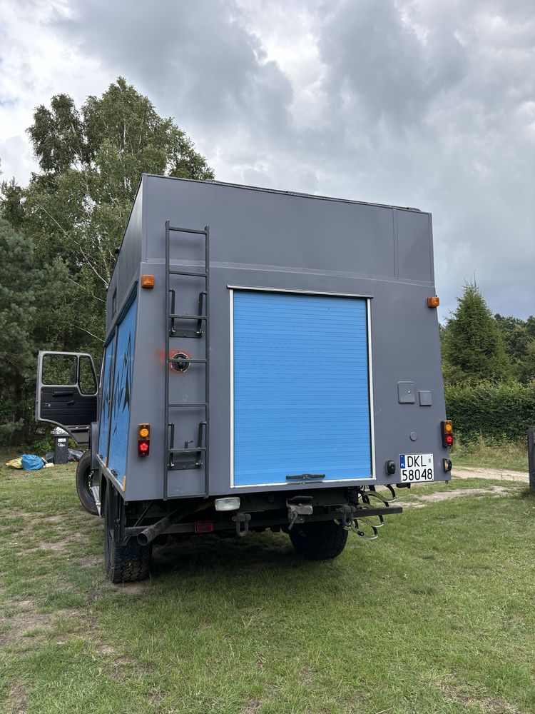 Kamper wyprawowy 4x4 Mercedes 1019 – Victron, solary, off-grid