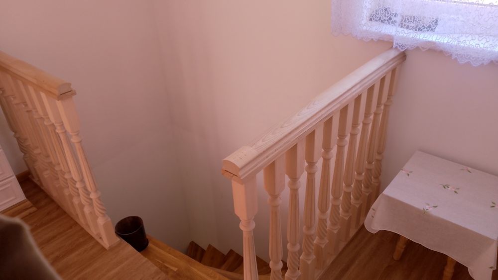 Здається подобово будинок в Шаян